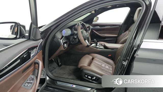 BMW 5 Series (G30) id 3942662 из Кореи 20