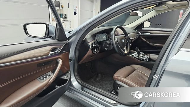 BMW 5 Series (G30) id 4477452 из Кореи 33