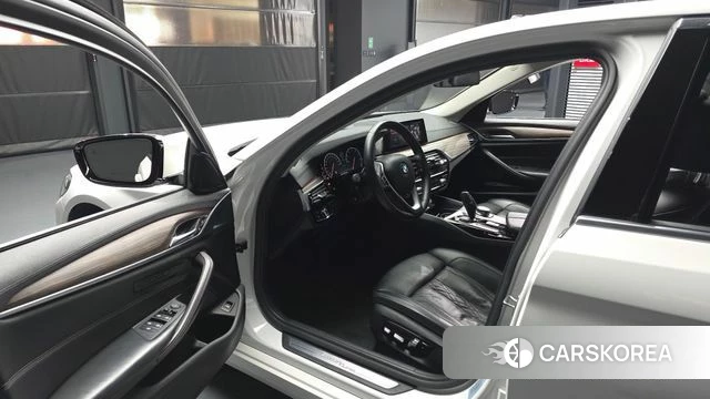 BMW 5 Series (G30) id 3936516 из Кореи 20