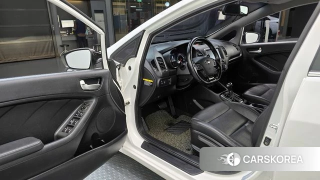 Kia The New K3 id 3905966 из Кореи 20