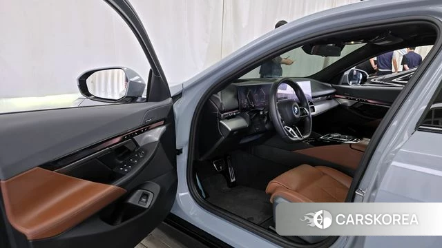 BMW 5 Series (G60) id 4308498 из Кореи 32