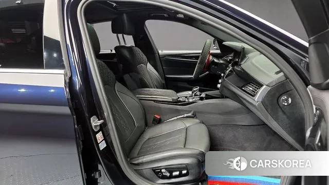 BMW 5 Series (G30) id 3616695 из Кореи 20