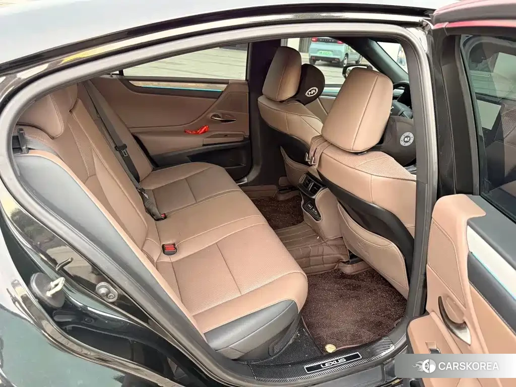 Lexus ES id 4622371 из Китая 10
