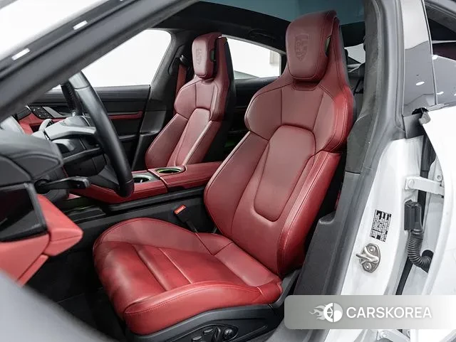 Porsche Taycan id 3751421 из Кореи 19