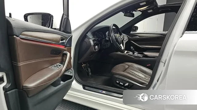 BMW 5 Series (G30) id 3024781 из Кореи 20