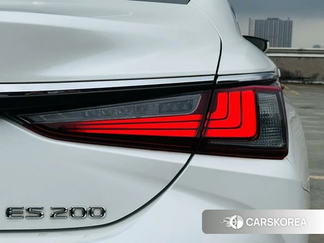 Lexus ES id 4291400 из Китая 16