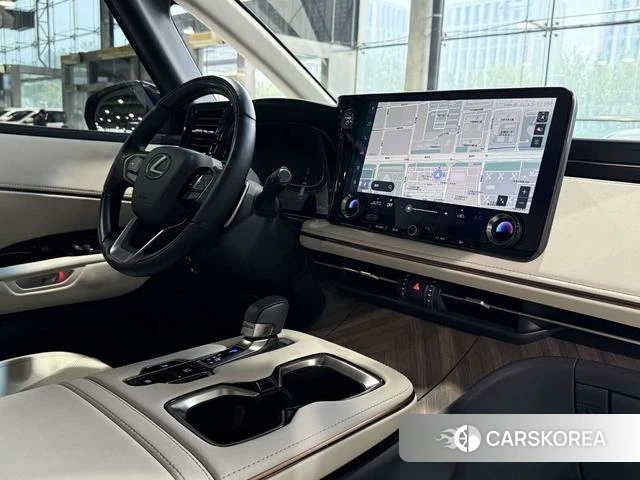 Lexus LM id 4272242 из Китая 28