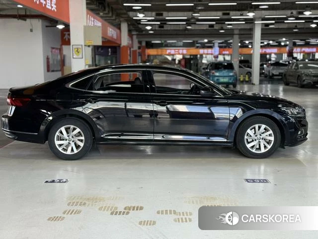 Volkswagen Passat id 4257711 из Китая 28