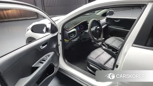 Kia Stonic id 3356933 из Кореи 20