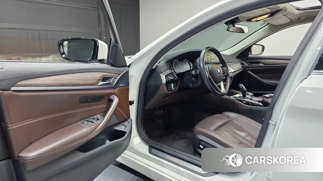 BMW 5 Series (G30) id 3917182 из Кореи 20