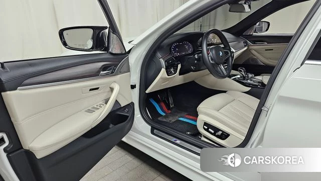 BMW 5 Series (G30) id 3942252 из Кореи 20