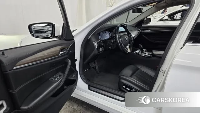 BMW 5 Series (G30) id 3641541 из Кореи 20