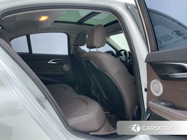 BMW 1 series id 4387443 из Китая 30