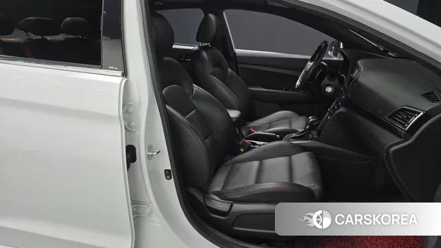 Hyundai Avante AD id 3754645 из Кореи 20