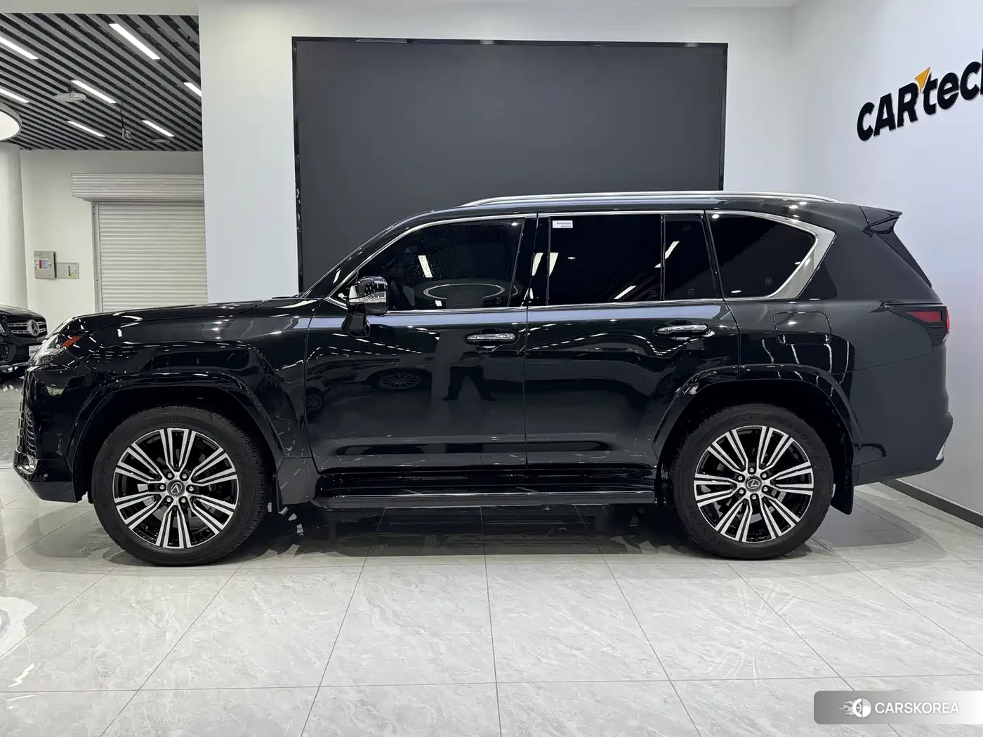 Lexus LX id 4583664 из Китая 19