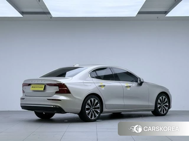 Volvo S60 id 3902213 из Китая 20