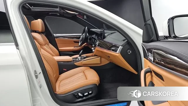 BMW 5 Series (G30) id 3759747 из Кореи 20