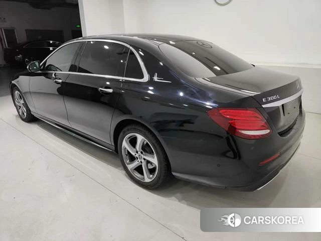Mercedes-Benz E-class id 4219292 из Китая 22