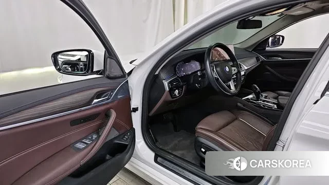 BMW 5 Series (G30) id 3597263 из Кореи 20