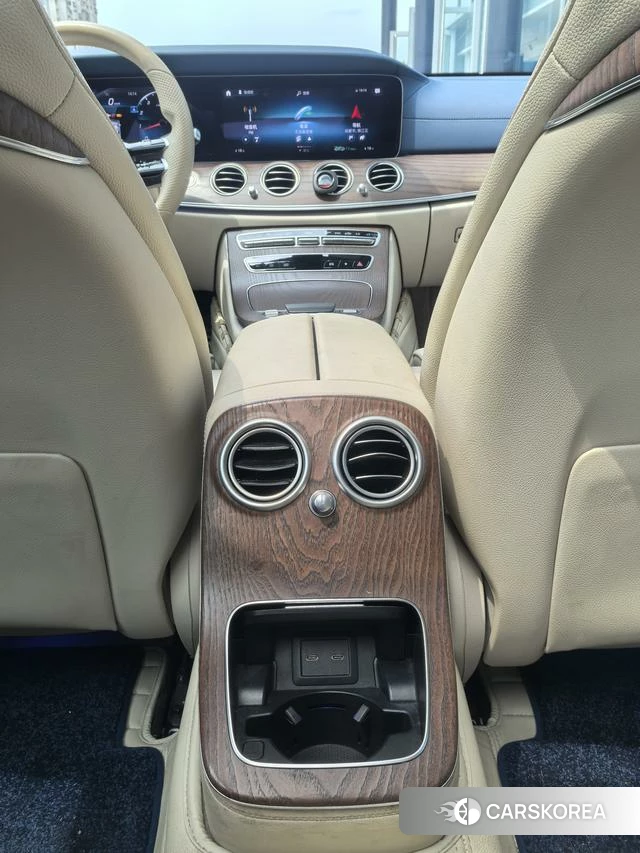 Mercedes-Benz E-class id 4264852 из Китая 19