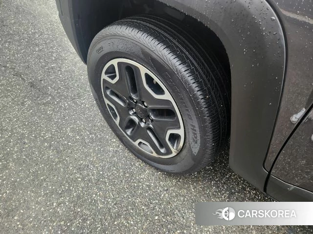 Jeep Renegade id 3917209 из Кореи 17