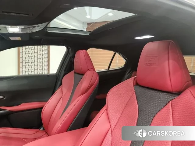 Lexus UX300h id 3658793 из Кореи 15