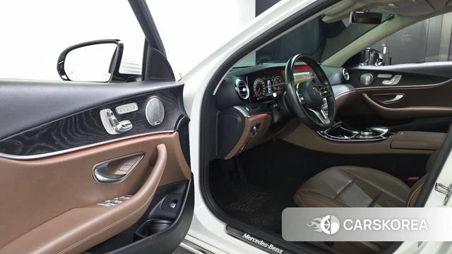Mercedes-Benz E-Class W213 id 4698687 из Кореи 32