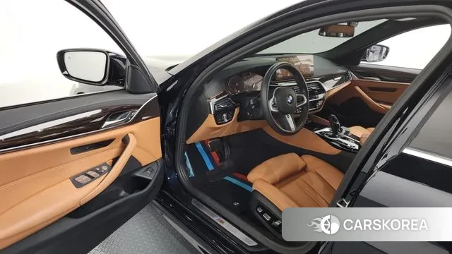 BMW 5 Series (G30) id 3401166 из Кореи 20