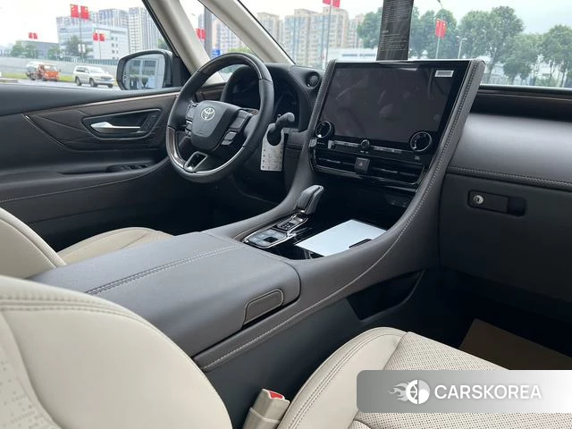 Toyota Elfa id 4254486 из Китая 17