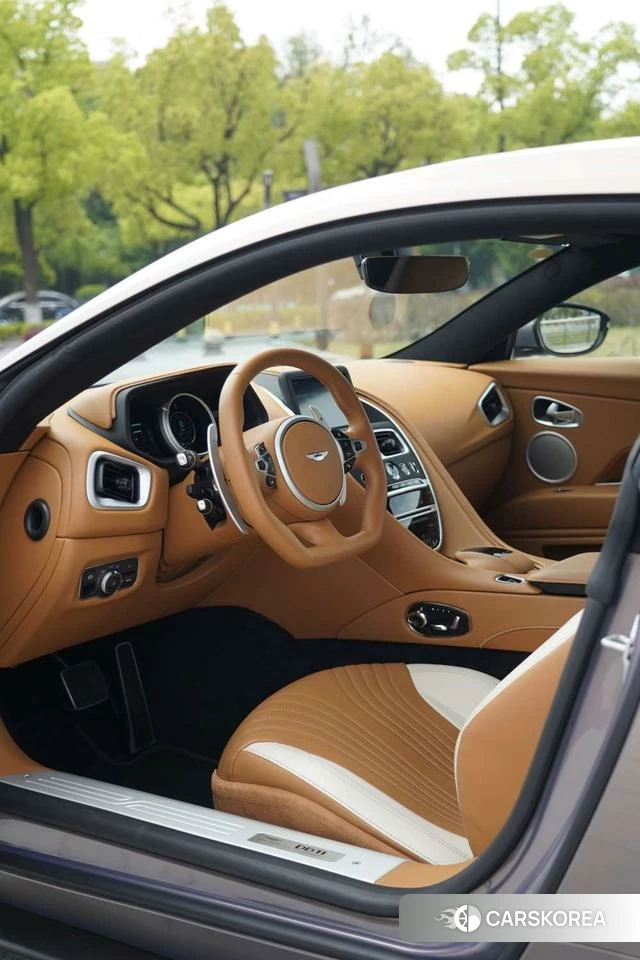 Aston Martin DB11 id 3969204 из Китая 25