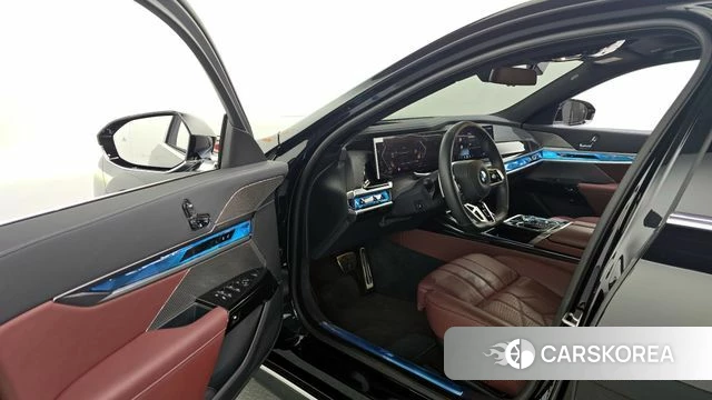 BMW 7 Series (G70) id 4315209 из Кореи 32