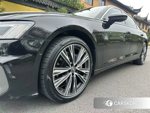 Audi A6L id 4240753 из Китая 10