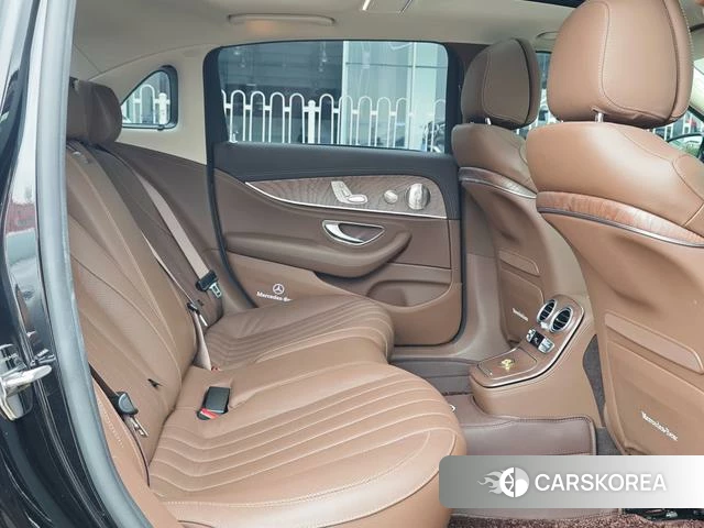 Mercedes-Benz E-class id 4301662 из Китая 18