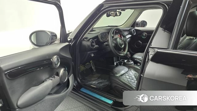 Mini Cooper S id 4836379 из Кореи 31