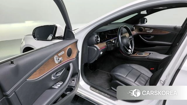 Mercedes-Benz E-Class W213 id 4224286 из Кореи 32