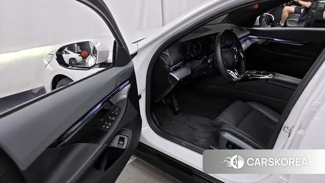 BMW 5 Series (G60) id 3002328 из Кореи 20