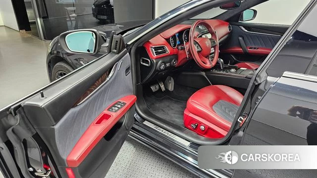 Maserati Ghibli id 4672387 из Кореи 31