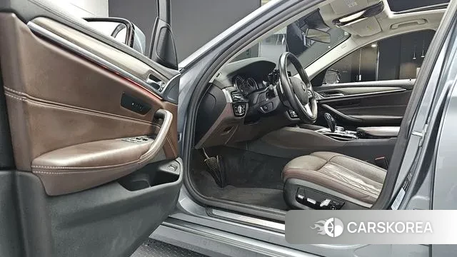 BMW 5 Series (G30) id 3313505 из Кореи 20