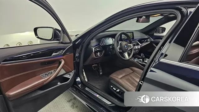 BMW 5 Series (G30) id 3641509 из Кореи 20