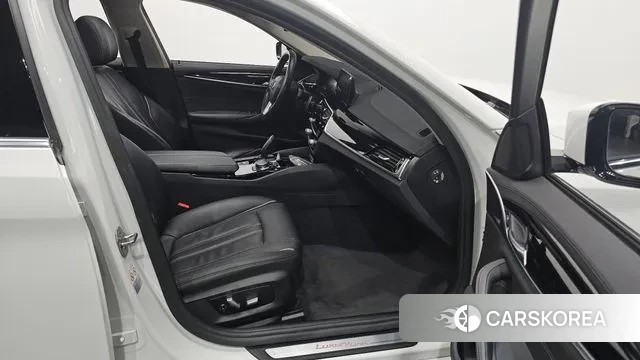 BMW 5 Series (G30) id 3698432 из Кореи 20