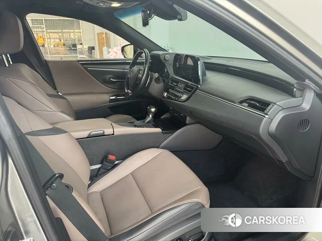 Lexus ES id 4273697 из Китая 18