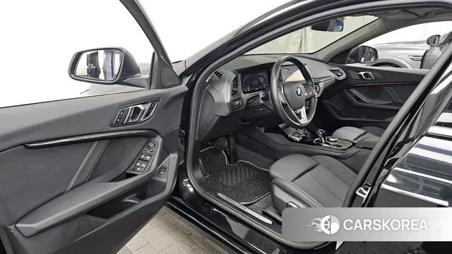 BMW 1 Series (F40) id 3590557 из Кореи 20