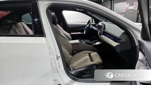 BMW 5 Series (G60) id 3560175 из Кореи 20