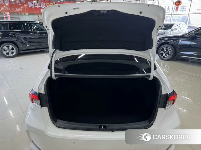 Toyota Corolla id 4278884 из Китая 12