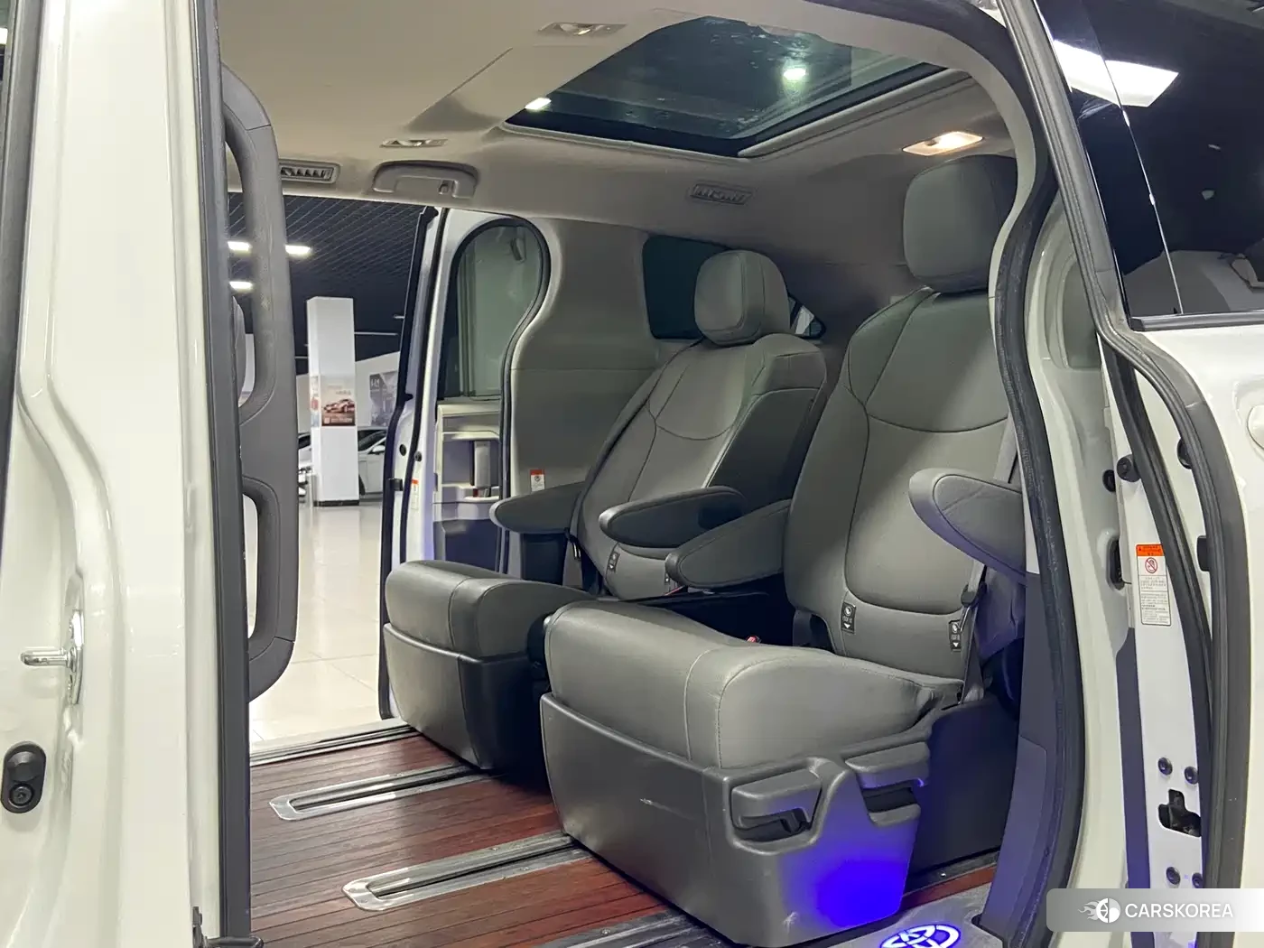 Toyota Granvia id 4538677 из Китая 18