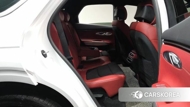 Genesis GV70 id 4187216 из Кореи 35