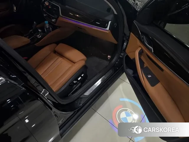 BMW 5 Series (G30) id 3333864 из Кореи 18