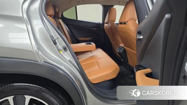Lexus UX250h id 4746670 из Кореи 32