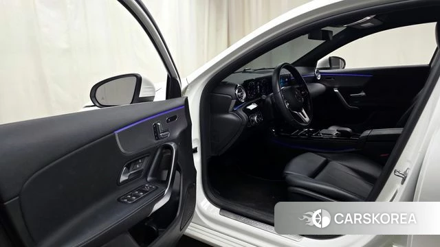 Mercedes-Benz A-Class W177 id 4283637 из Кореи 30