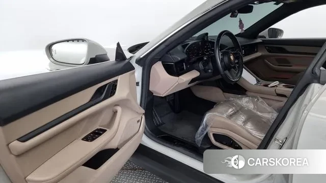 Porsche Taycan id 3075724 из Кореи 20